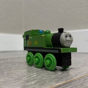 Wooden Oliver - No Magnets